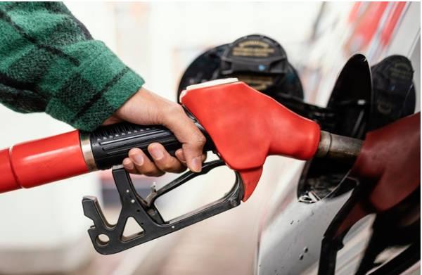 12 Dicas para economizar com o combustível no seu carro
